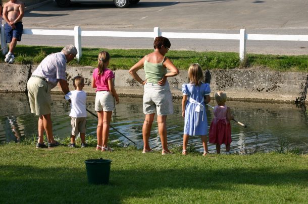 Pisciculture De Monchel :Pêche à la truite en famille dans le Nord