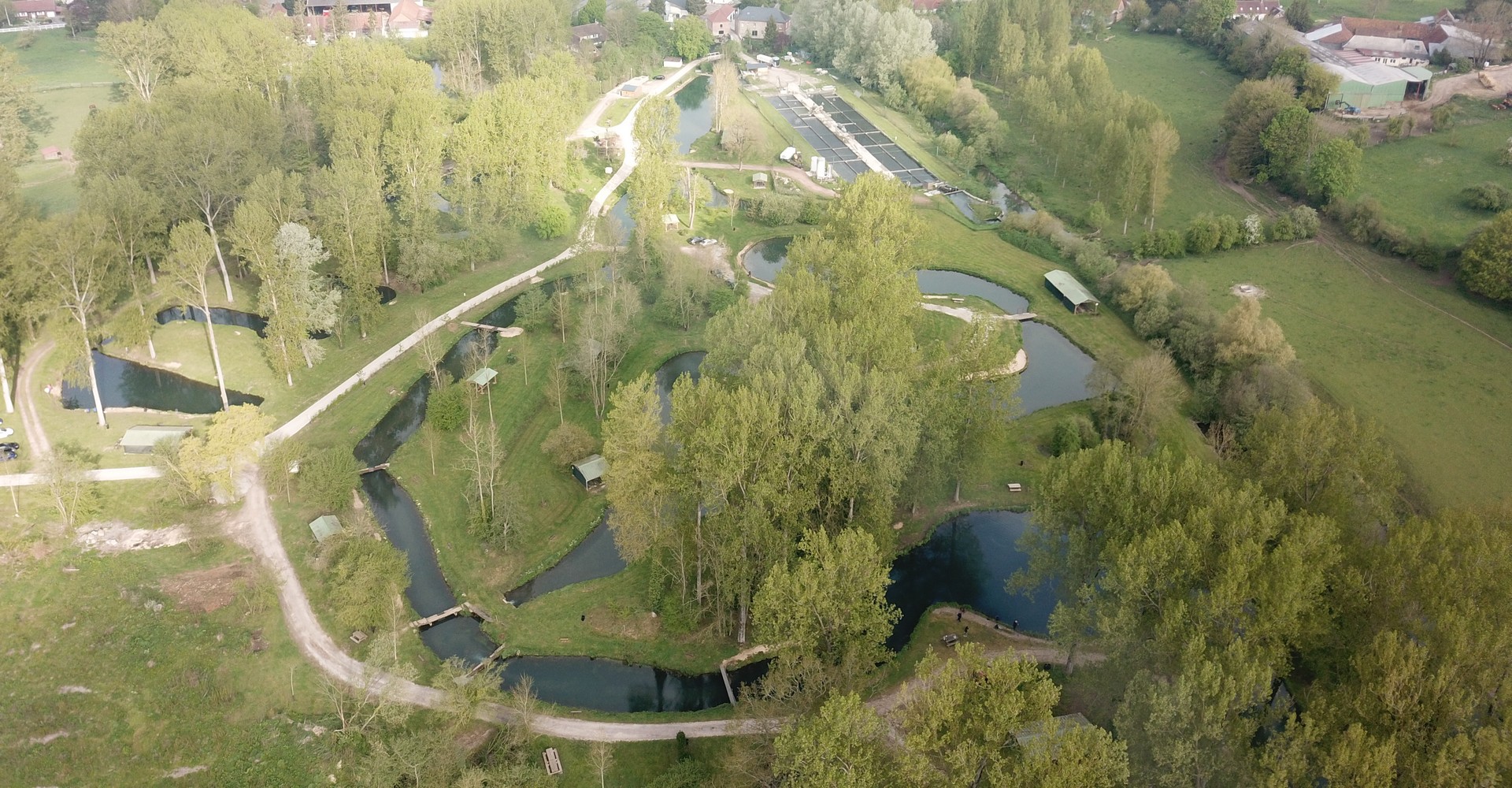 Pisciculture De Monchel : etang de peche dans le nord pas de calais