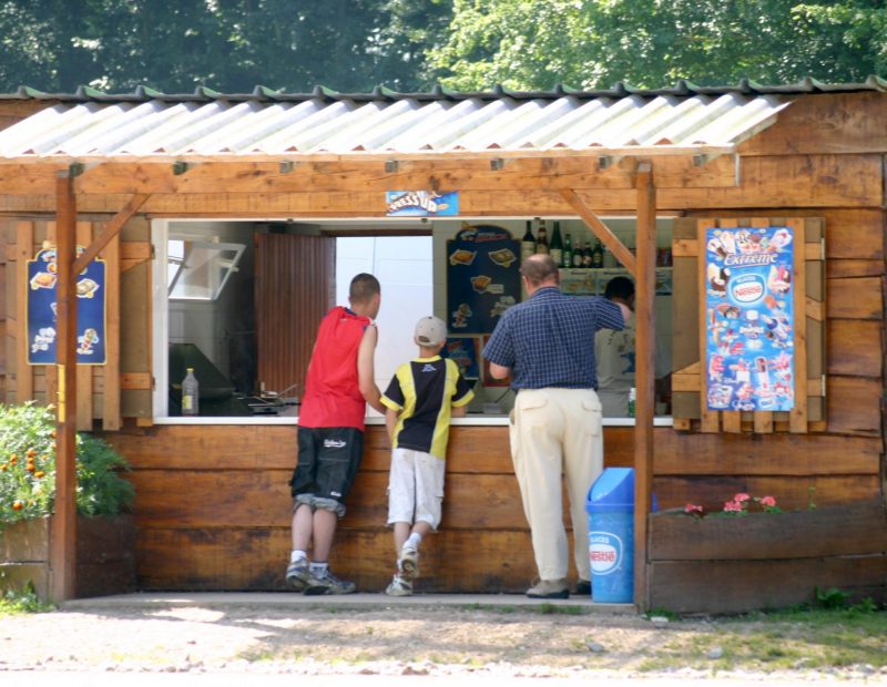 Pisciculture De Monchel : Cabane à frites etang de peche dans le Nord